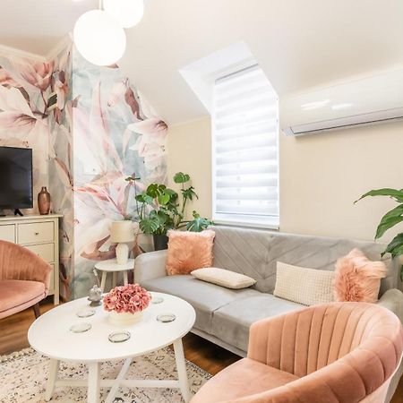 Mosonmagyaróvár Monarchia Apartman Pearl מראה חיצוני תמונה