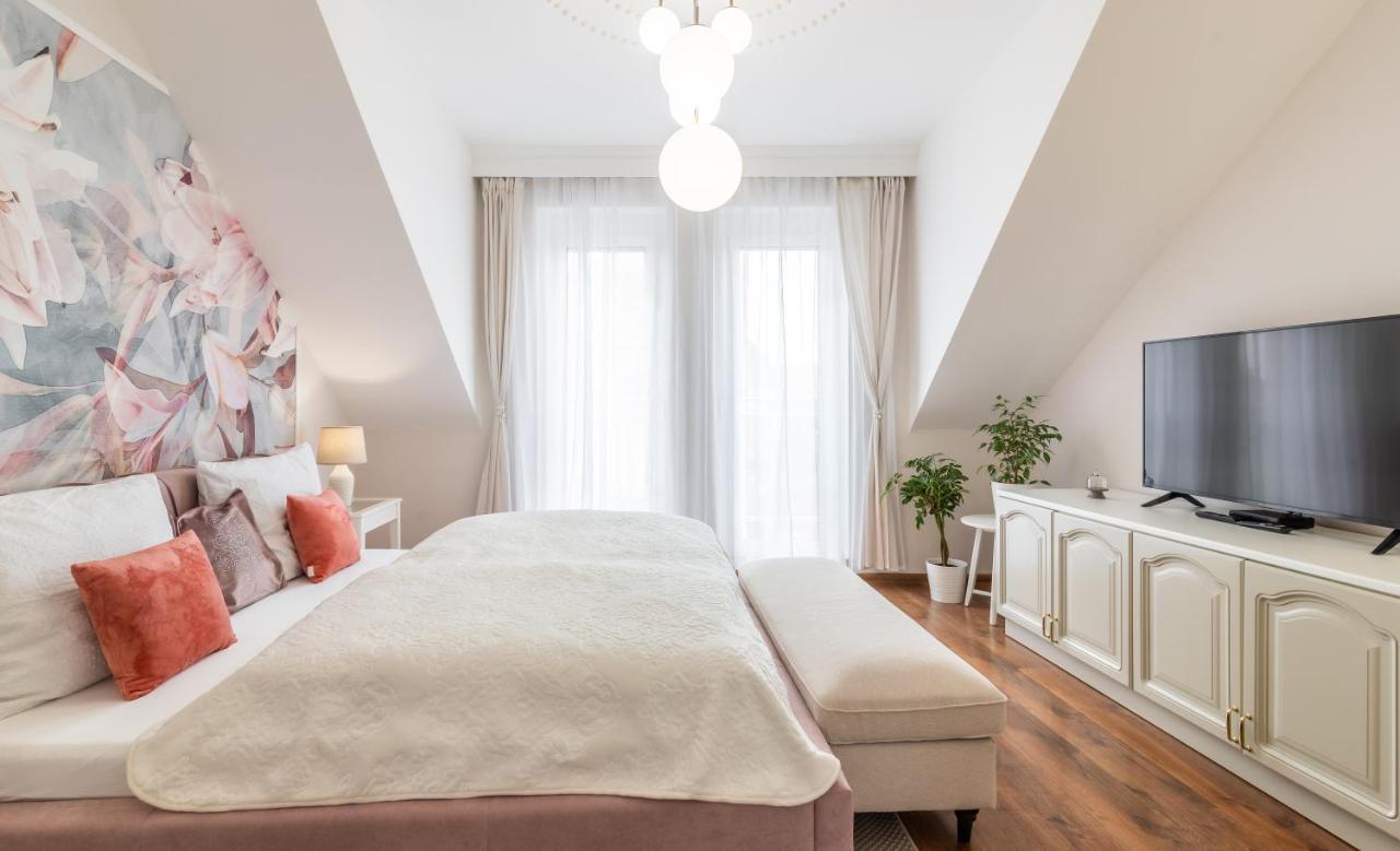 Mosonmagyaróvár Monarchia Apartman Pearl מראה חיצוני תמונה