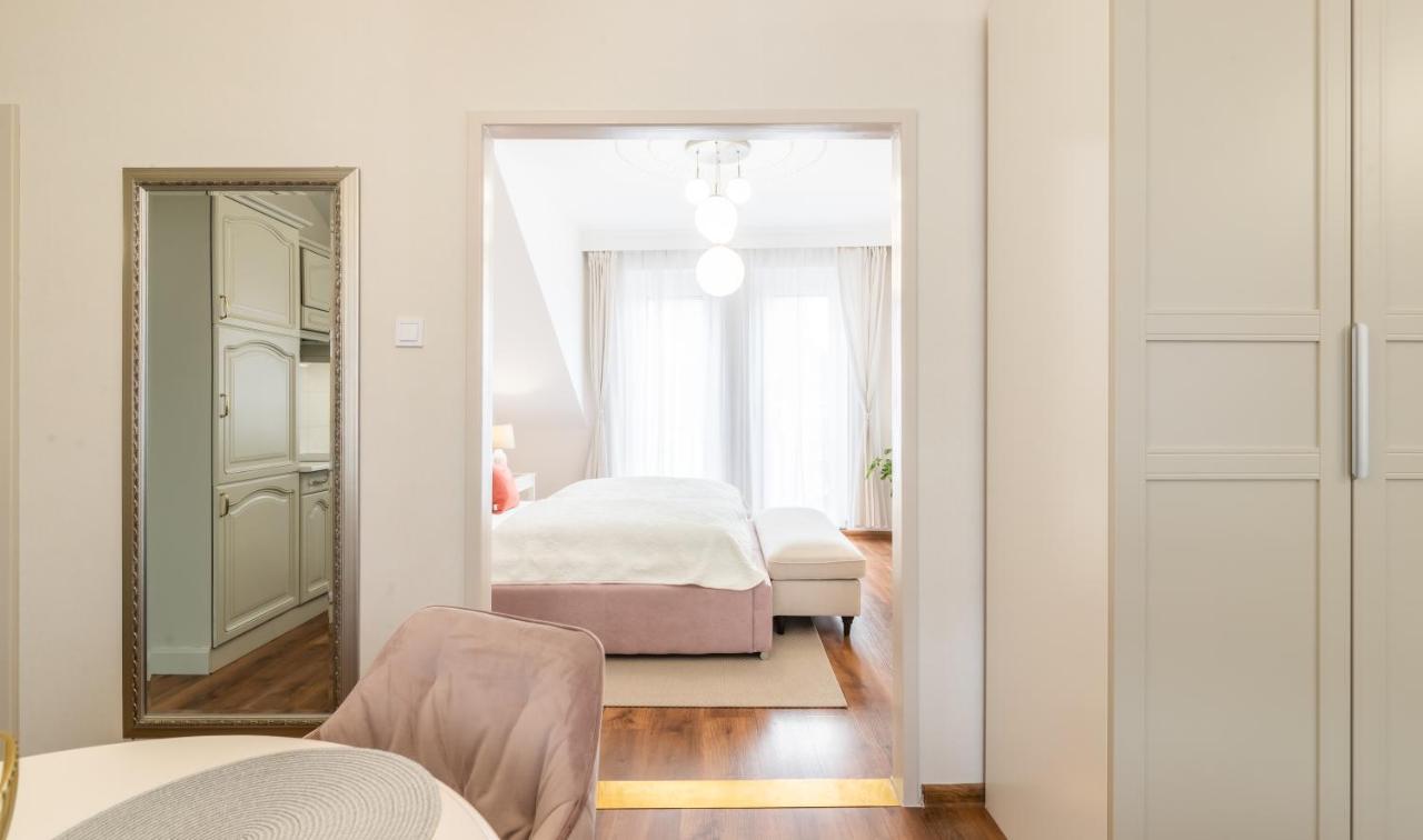 Mosonmagyaróvár Monarchia Apartman Pearl מראה חיצוני תמונה